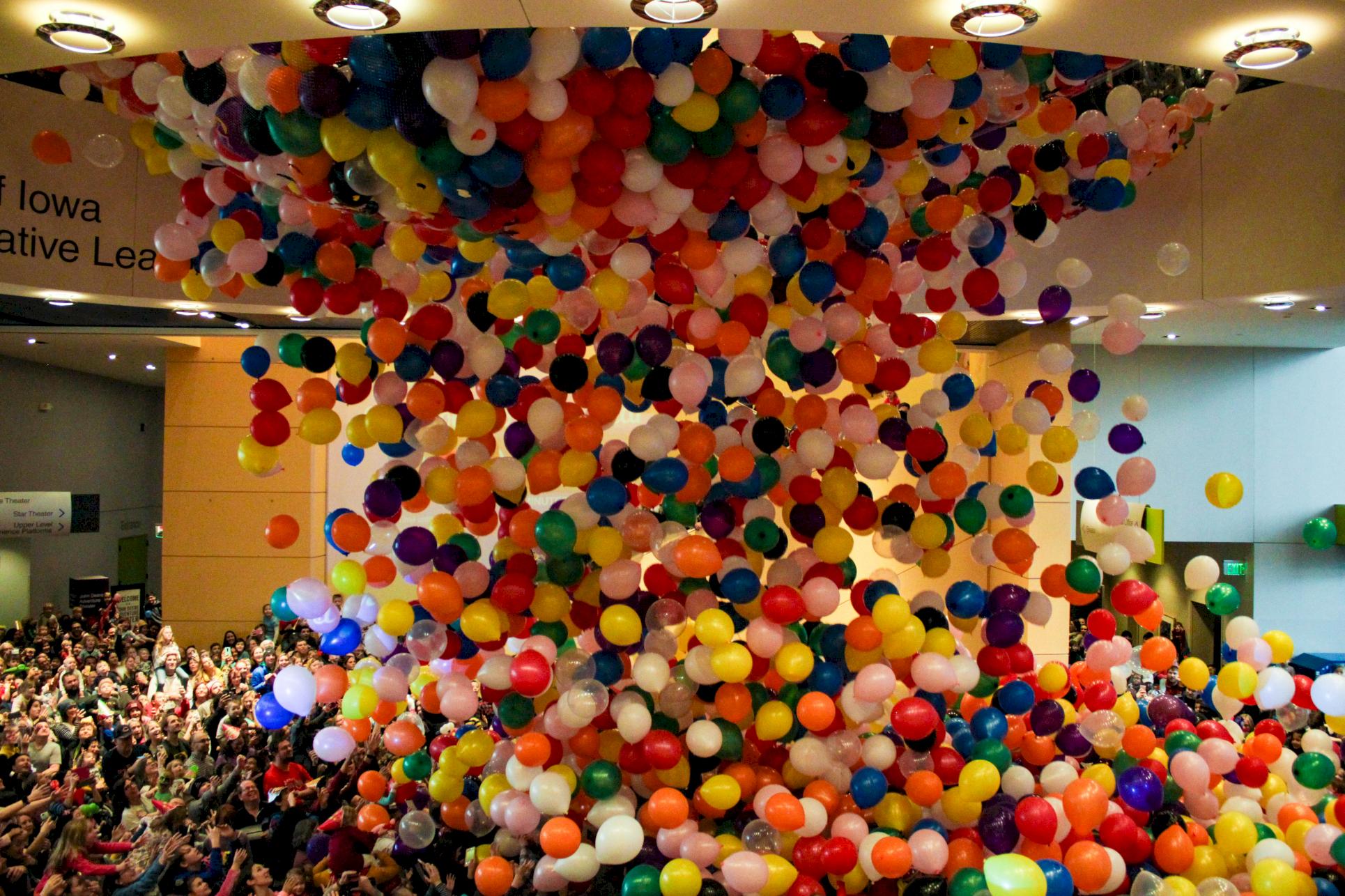 NOON YEAR'S EVE Science Center